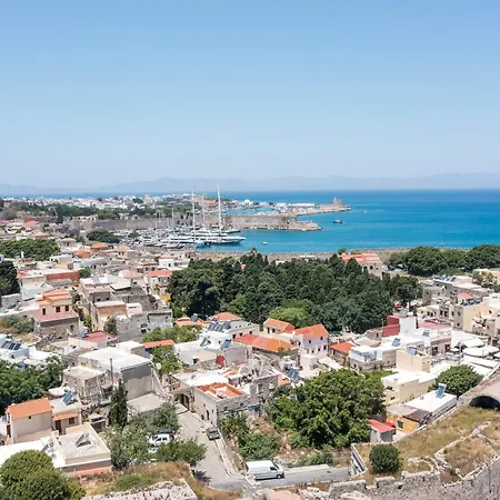 Art Medieval Town Rhodes Шале *