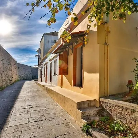 Art Medieval Town Rhodes Шале *